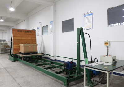 富港检测实验室一角